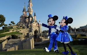 Euro Disney cumple 25 a&ntilde;os: Un im&aacute;n tur&iacute;stico para Par&iacute;s lastrado por la deuda