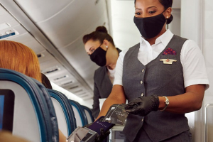 Delta estrena tecnolog&iacute;a de pago a bordo sin contacto