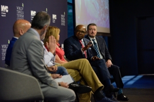Ministro Edmund Bartlett se dirige a los l&iacute;deres mundiales del turismo en el Consejo Mundial de Viajes y Turismo 2019