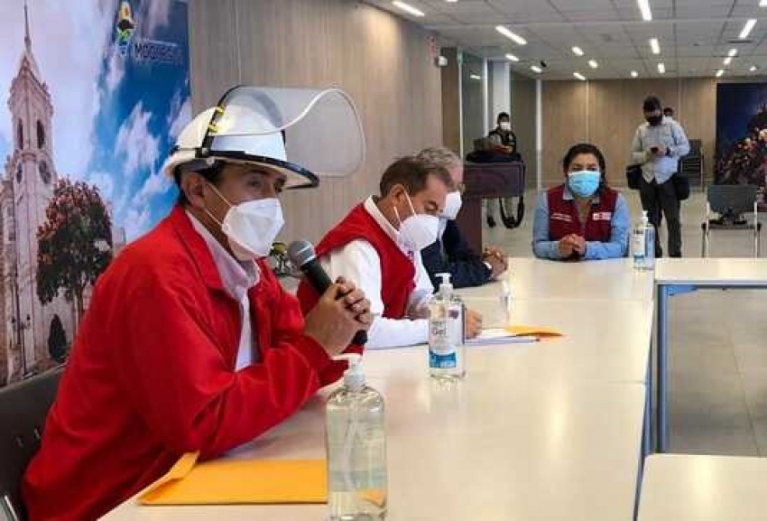 Transporte interprovincial terrestre y a&eacute;reo quedar&aacute; suspendido en regiones que retornaron a cuarentena