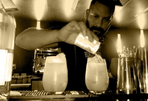 WALLQA restaurante BY LE CORDON BLEU organiz&oacute; el Guest Bartender "noche del origen"