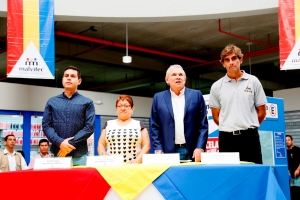 Alcalde de Lima, Luis Casta&ntilde;eda inaugur&oacute; la galer&iacute;a comercial MALVITEC