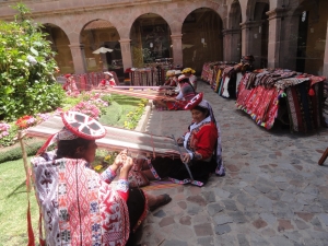 VI Festival del Tejido Ancestral Away "QORI MAKIS" se desarrolla en el Belmond Hotel Monasterio