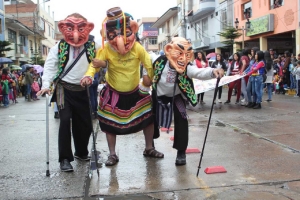 M&aacute;s de 2,000 turistas nacionales y extranjeros disfrutan del carnaval de Huaraz
