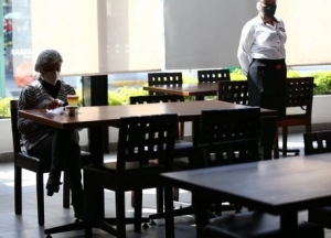 Pilar Mazzetti: "Restaurantes s&oacute;lo deben atender en la parte externa con un aforo del 20%"