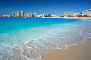 Hasta 15.000 pruebas diarias de Covid har&aacute;n los hoteles del Caribe mexicano