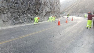Cierran tramo de la Carretera Central por deslizamientos tras sismos
