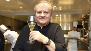 A los 73 a&ntilde;os muere el chef franc&eacute;s Jo&euml;l Robuchon, el cocinero con m&aacute;s estrellas Michelin de la historia