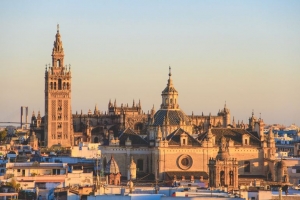 Espa&ntilde;a retoma las pruebas de PCR para los turistas brit&aacute;nicos no vacunados
