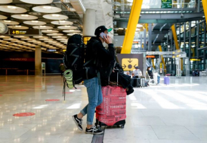 Espa&ntilde;a permitir&aacute; el ingreso de &ldquo;todas las personas vacunadas&rdquo; del mundo a partir del 7 de junio