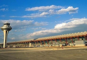 Madrid-Barajas cierra las terminales 2 y 3 y dos pistas tras quedarse casi sin vuelos