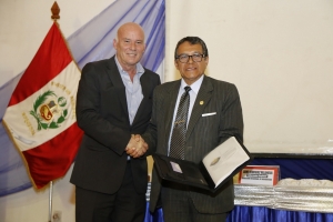 Ministro Ferreyros entrega a Moquegua nuevo Plan Regional Exportador