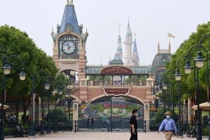 Disneyland de Shangh&aacute;i vuelve a abrir, pero con varias restricciones (V&Iacute;DEO)