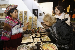 Veinticinco mil personas arribaron a Feria &ldquo;De Nuestras Manos&rdquo; en primeros cinco d&iacute;as