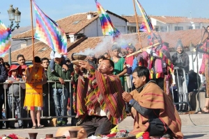 Al sonido de pututos y m&uacute;sica ancestral andina Fiestas del Cusco 2018 iniciaron con Ofrenda a la Pachamama