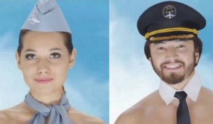 Azafatas y pilotos desnudos: El comercial de aerol&iacute;nea que desat&oacute; pol&eacute;mica mundial