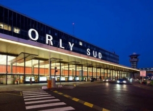 Francia cierra temporalmente uno de sus principales aeropuertos por el nuevo coronavirus