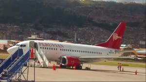 Avi&oacute;n de Peruvian Airlines no pudo despegar de Cusco por la explosi&oacute;n de una llanta