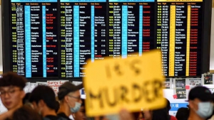 Aeropuerto de Hong Kong anuncia cancelaci&oacute;n de vuelos este lunes por protestas