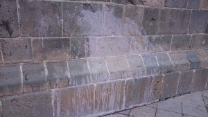 Pintan fachada del templo de la Merced en Cusco durante Carnavales