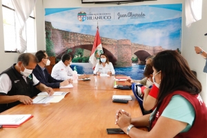 Ministra Barrios acuerda compromisos con autoridades de Hu&aacute;nuco en lucha contra el COVID-19 (V&Iacute;DEO)