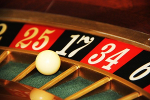 Estudios matem&aacute;ticos de Casinos: Entre el Azar y las probabilidades