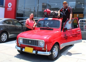 Viajero colombiano recorre Sudam&eacute;rica en un cl&aacute;sico Renault 4