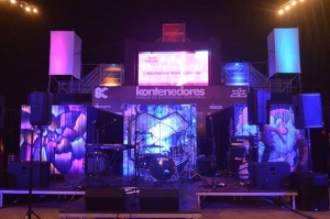 Disfruta de Kontenedores en Boulevard de Asia con Cruz del Sur