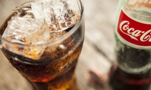 Coca-Cola: cierre de restaurantes y cines golpear&aacute; sus resultados en segundo trimestre