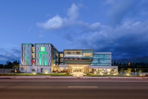Nuevo Holiday Inn Quito Aeropuerto abre oficialmente sus puertas (V&Iacute;DEO)
