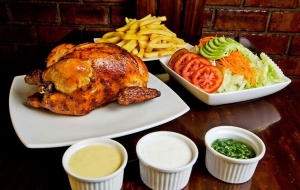 Pollo a la brasa:  el sabor tradicional en el Bicentenario del Per&uacute;