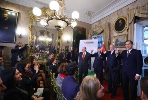 Presidente Kuczynski pide a productores trabajar m&aacute;s para promoci&oacute;n del pisco dentro y fuera del pa&iacute;s
