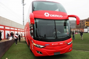 DERCO presenta el nuevo bus oficial de la Selecci&oacute;n Peruana de F&uacute;tbol