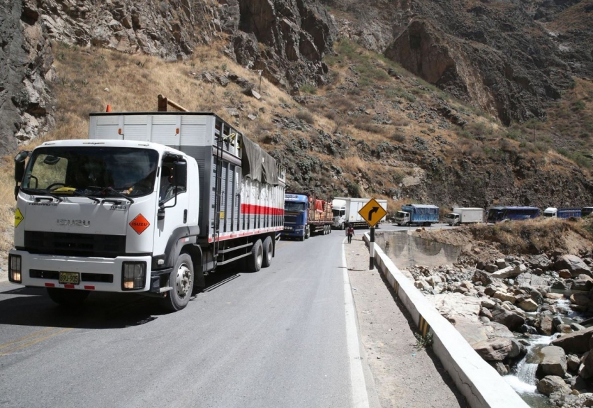 Restringir&aacute;n tr&aacute;nsito de veh&iacute;culos pesados en carretera central por feriado de fin de a&ntilde;o