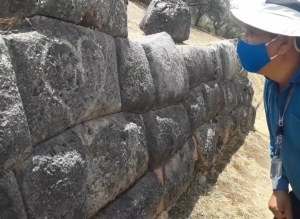 Denuncian pintas en muro inca del parque arqueol&oacute;gico Sacsayhuam&aacute;n