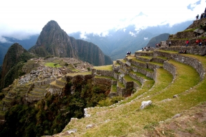 Desarrollan labores de control de la vegetaci&oacute;n en Machu Picchu