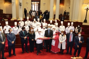 Cocineros presentan el Cebiche del Bicentenario en el Congreso de la Rep&uacute;blica