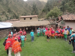Comunidad de Willoq fue ornamentada y reforestada gracias a trabajo en equipo liderado por el BELMOND PALACIO
