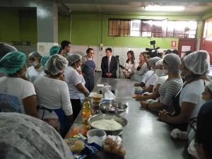 Chef Diego Alc&aacute;ntara inici&oacute; taller gastron&oacute;mico &ldquo;La libertad de aprender&rdquo; en el penal de mujeres de chorrillos