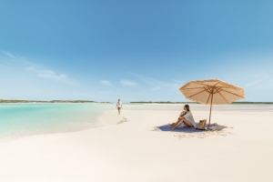 Al poner el reloj en tiempo de vacaciones piense en Las Bahamas y sus promociones