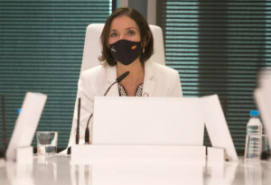 Ministra de Turismo de Espa&ntilde;a afirma que su pa&iacute;s tendr&aacute; pasaporte de vacunaci&oacute;n en junio