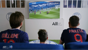ALL - Accor LiveLimitless sorprende a un fan recreando el estadio del Paris Saint-Germain en su departamento (V&Iacute;DEO)