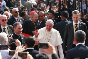 M&aacute;s de 840,00 turistas nacionales y extranjeros se movilizan por papa Francisco
