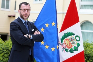 Uni&oacute;n Europea asegura que peruanos hacen uso correcto de visa Schengen