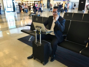 Smartoo, el primer escritorio inteligente y port&aacute;til del mundo que se adapta a su maleta