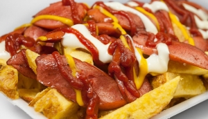 Conoce donde disfrutar las mejores salchipapas en Lima