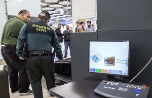 El servicio de vigilancia y control de pasajeros del Madrid-Barajas ir&aacute; a huelga en Navidad