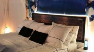 El hotel del futuro: camas que eval&uacute;an su actividad sexual y espejos m&aacute;gicos
