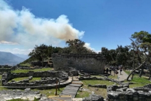 Cierran acceso a zona arqueol&oacute;gica de Ku&eacute;lap por incendio forestal
