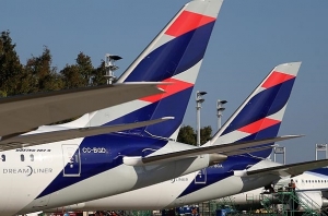 Demandan en Estados Unidos a Latam y American Airlines por uso de propiedades nacionalizadas tras revoluci&oacute;n cubana